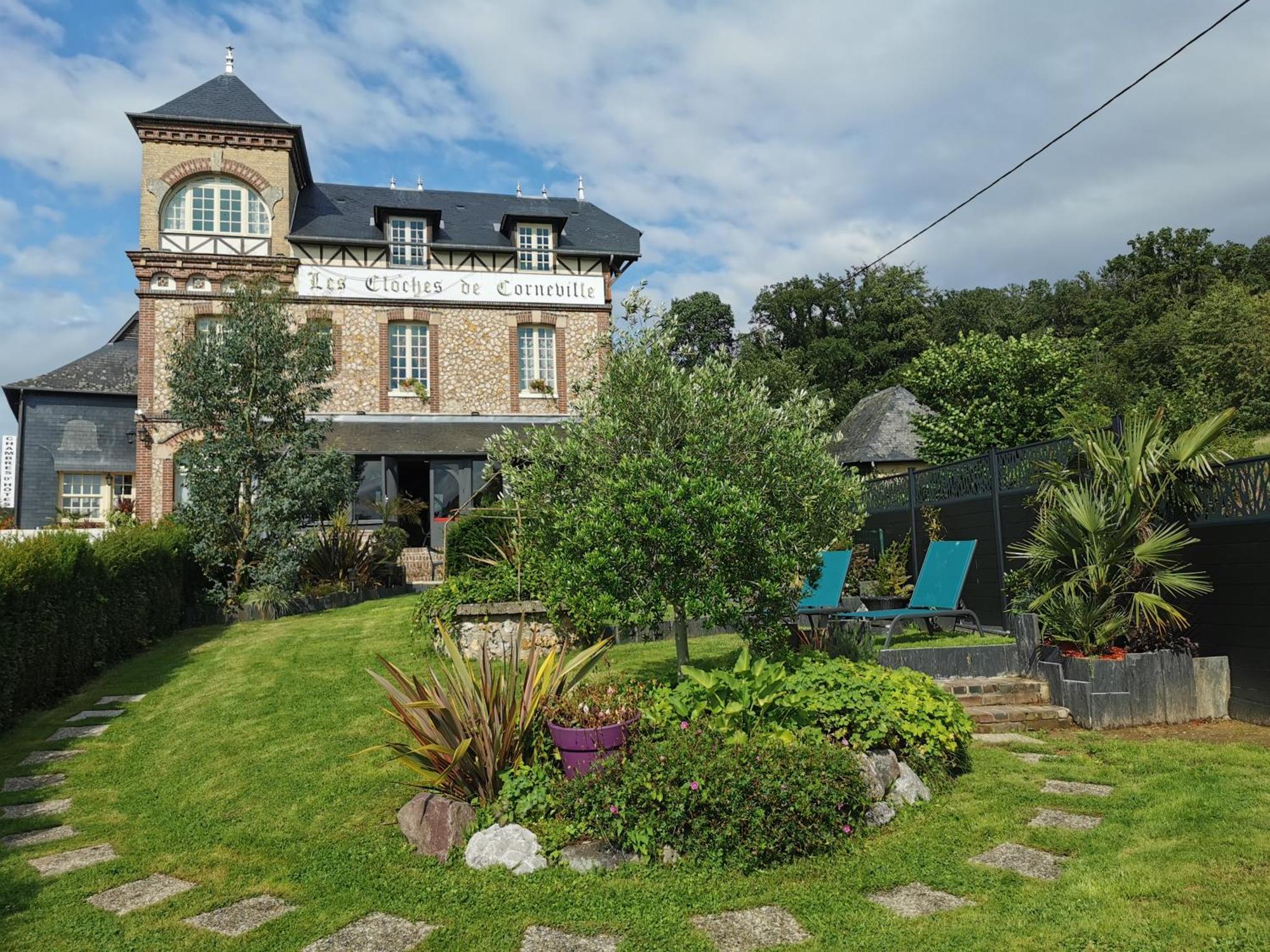 Les Cloches De Corneville Exterior photo